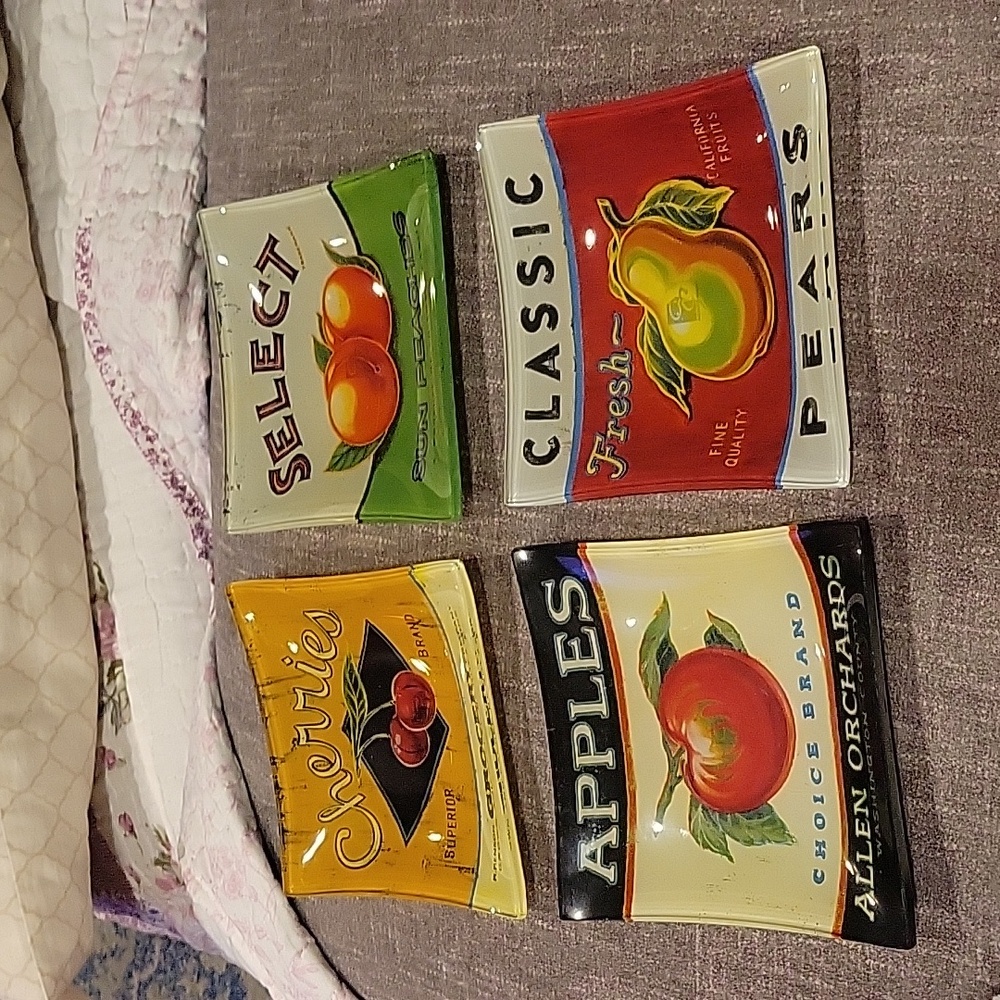 Fruit Crate Appetizer sm. Plates set of 4 Glass Wall Art/ set of 4, EUC